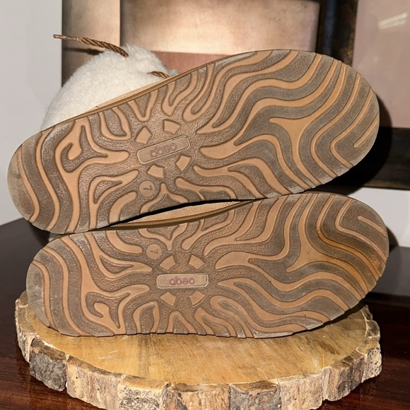 Abeo Women's Imelda Shearling Boots, Tan/Brown - Picture 14 of 15